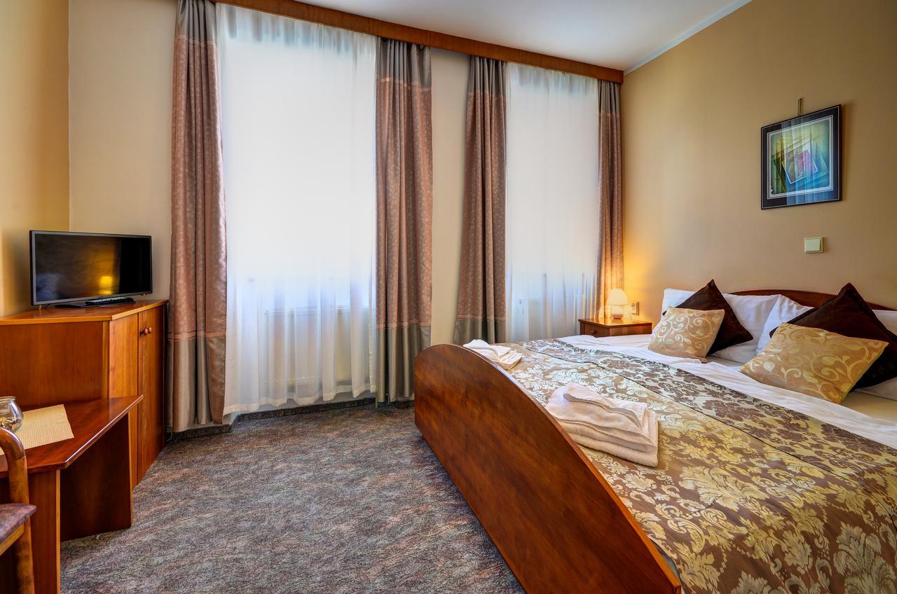 Hotel Pizzeria Istria Velke Losiny Ngoại thất bức ảnh