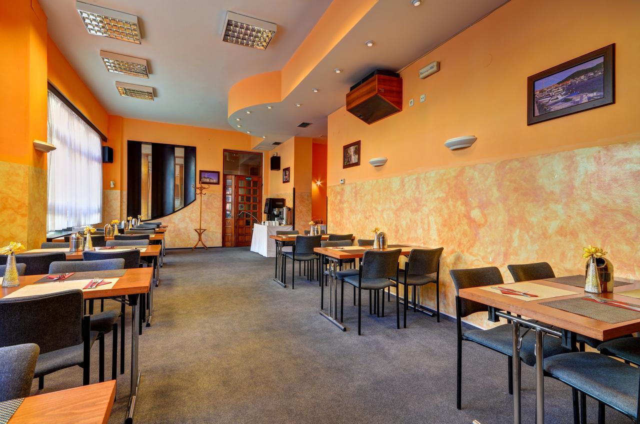 Hotel Pizzeria Istria Velke Losiny Ngoại thất bức ảnh
