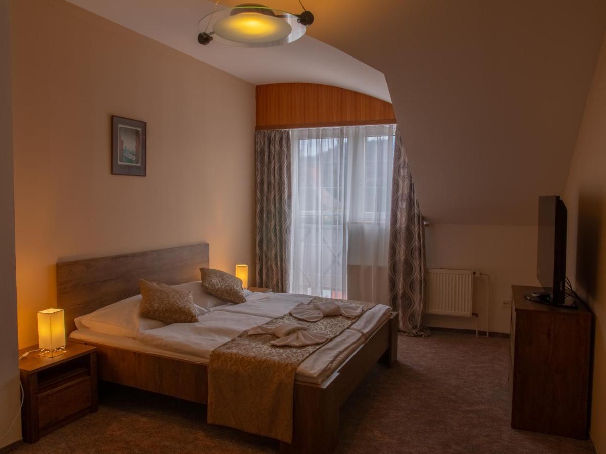 Hotel Pizzeria Istria Velke Losiny Ngoại thất bức ảnh