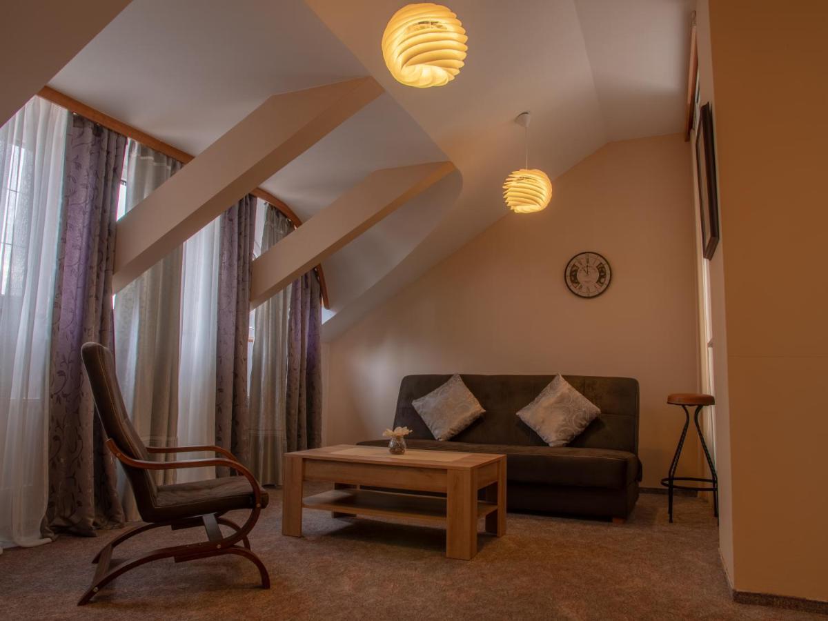 Hotel Pizzeria Istria Velke Losiny Ngoại thất bức ảnh